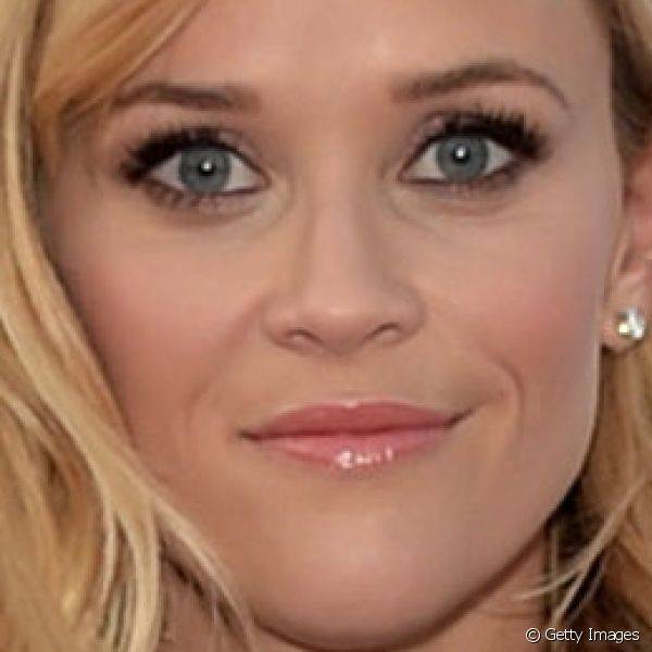 Reese Witherspoon realçou os olhos com cílios longos e volumosos para a première do filme 
